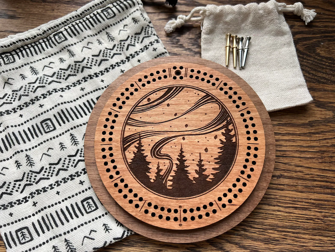 Northern Lights Cribbage Board with Bag