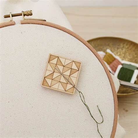 Magnetic Needle Minder